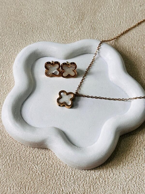 Mother of Pearl Clover Jewelry Set