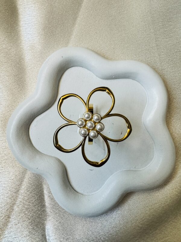 Petal Pearl Ring