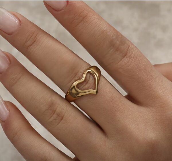 Hole Heart Ring
