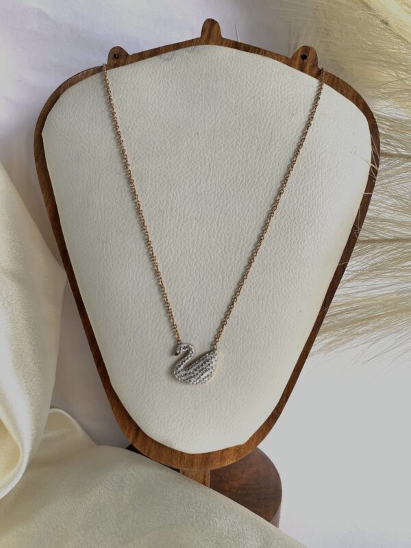 Swan chains