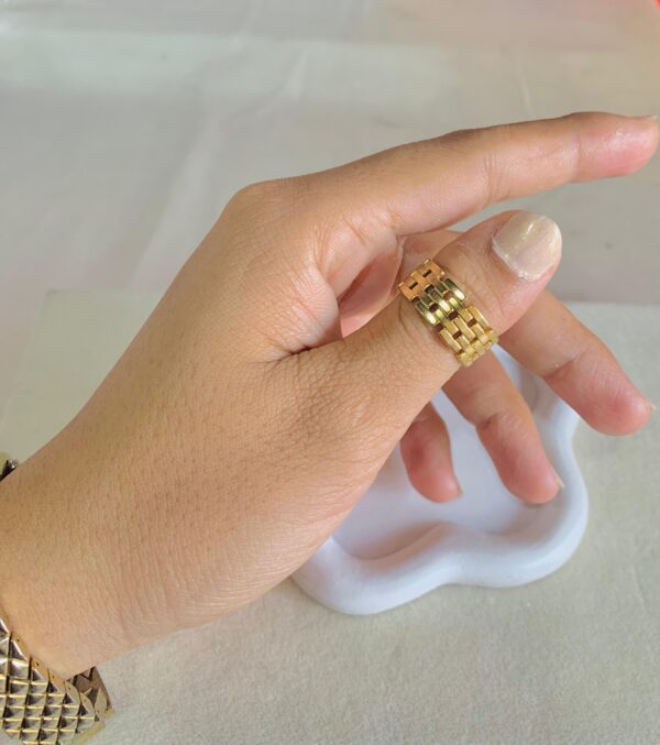 Divine Ring