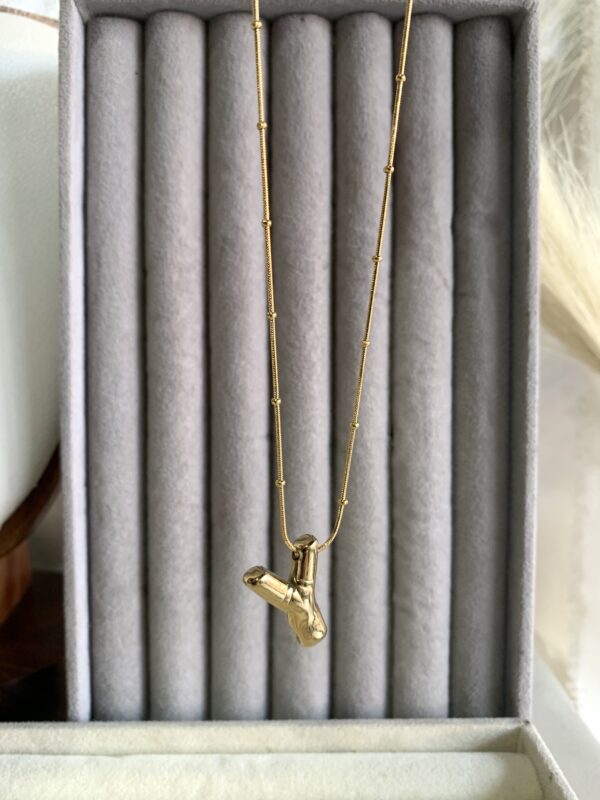 Letter chain