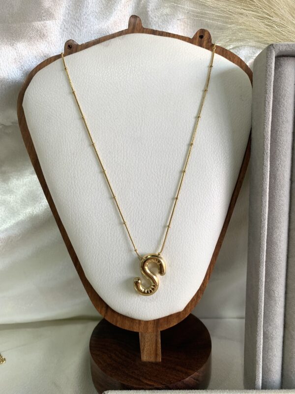 Letter chain