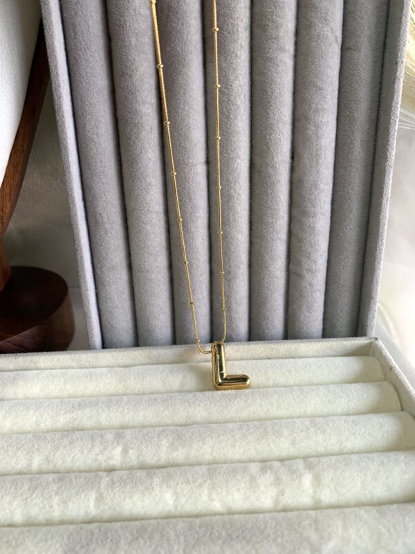 Letter chain