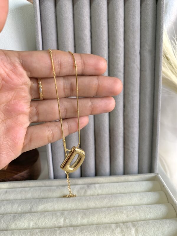 Letter chain