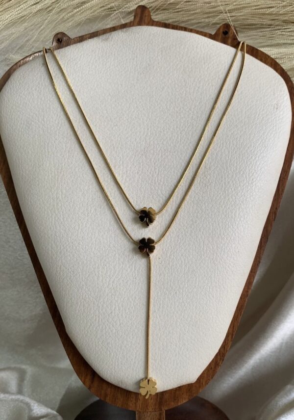 Triple Bloom Layered Chain