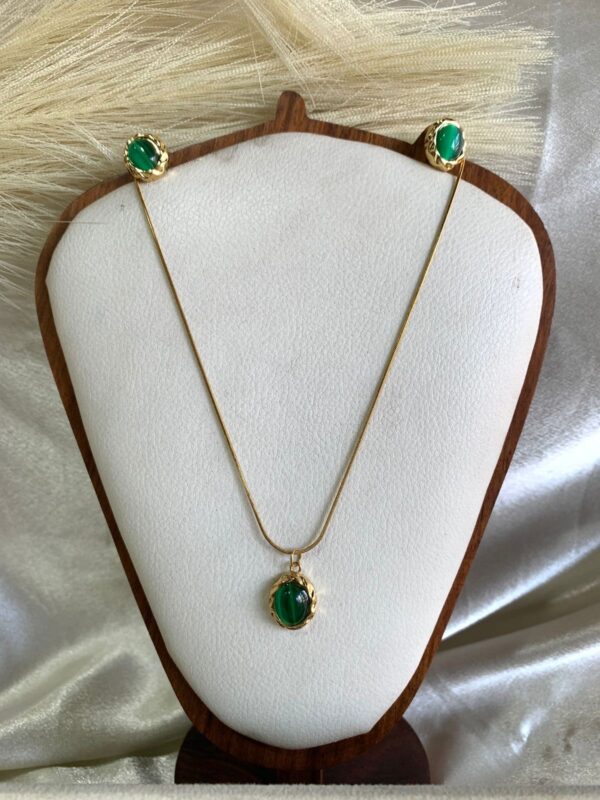 Moss Chain