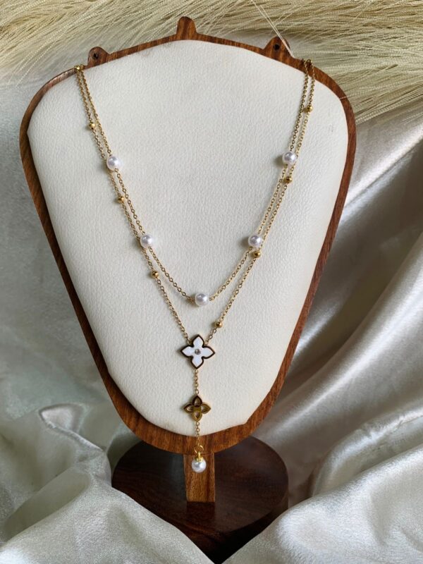 Pearl Blossom Layered Chain
