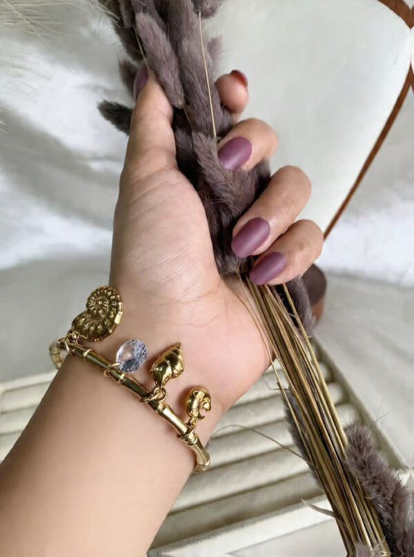 Amara Shell Bangle