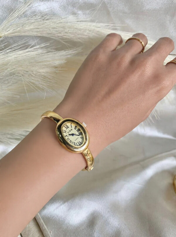 Vintage Oval  Watch