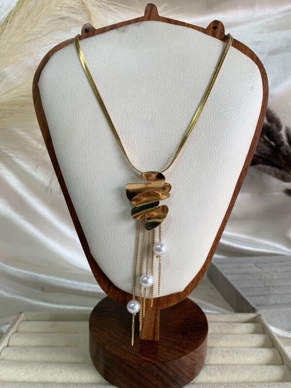 Lumiere Pearl  Chain